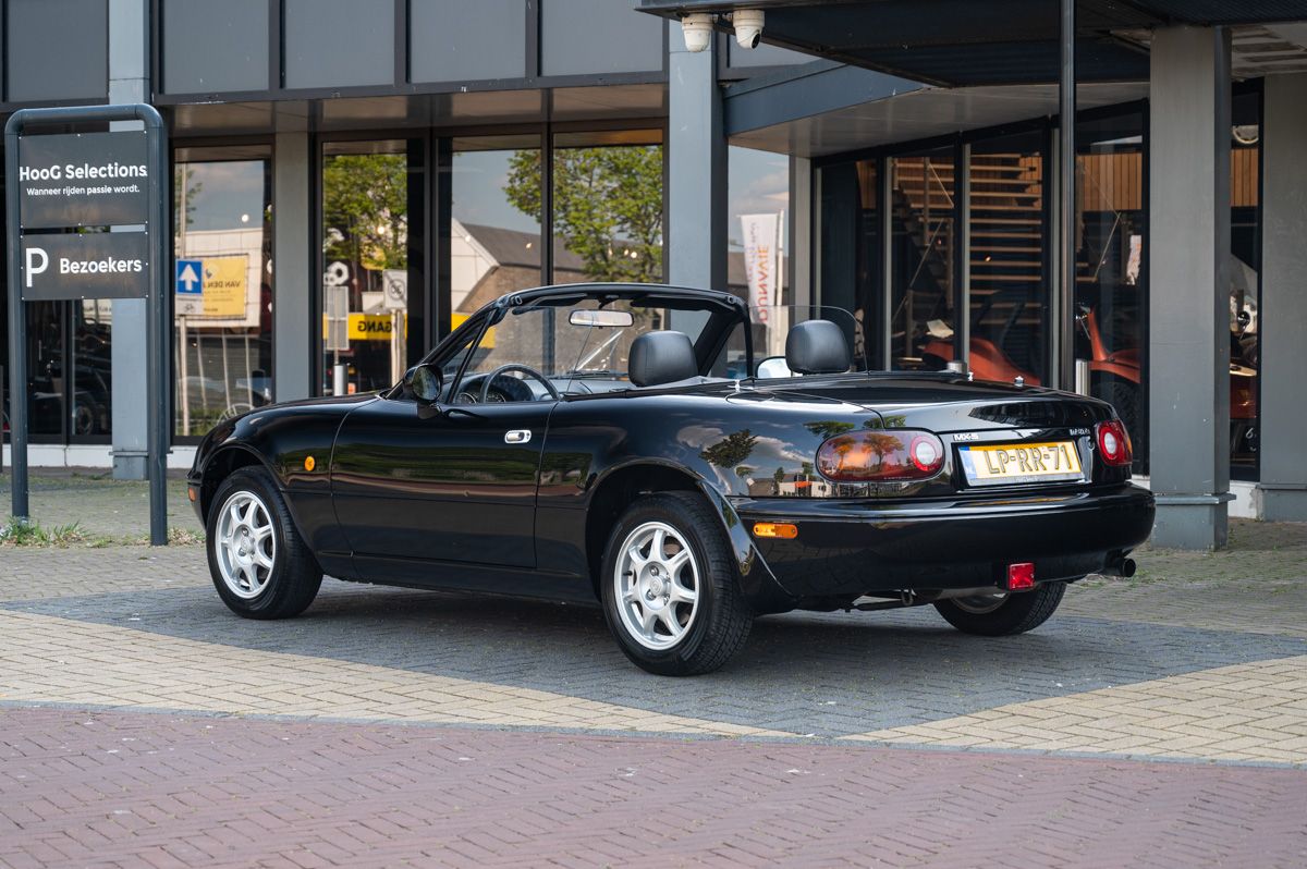Mazda MX-5 (1995) — foto 11