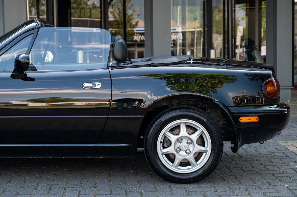 Mazda MX-5 (1995) — foto 31