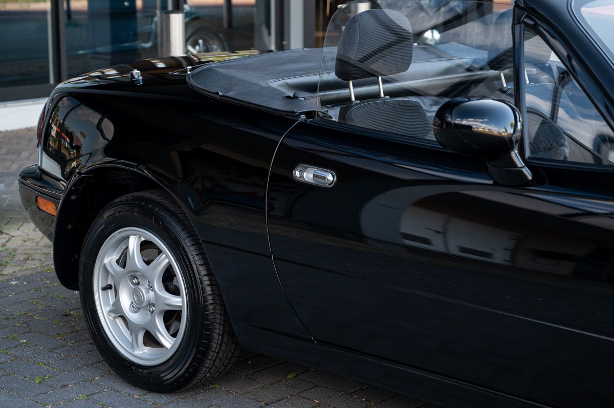 Mazda MX-5 (1995) — foto 39