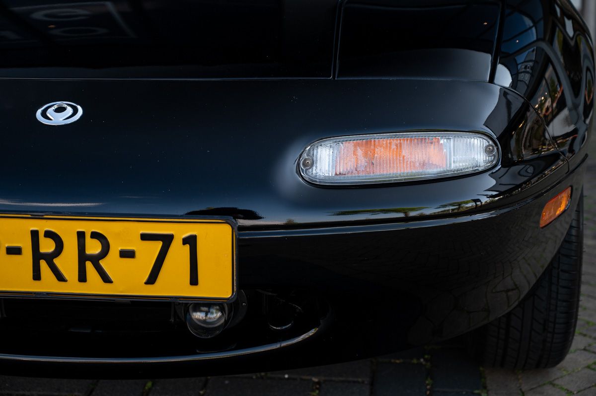 Mazda MX-5 (1995) — foto 28