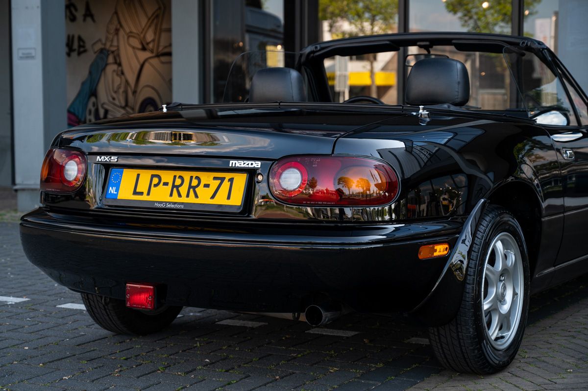 Mazda MX-5 (1995) — foto 12