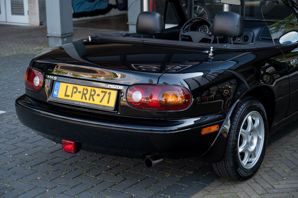 Mazda MX-5 (1995) — foto 13
