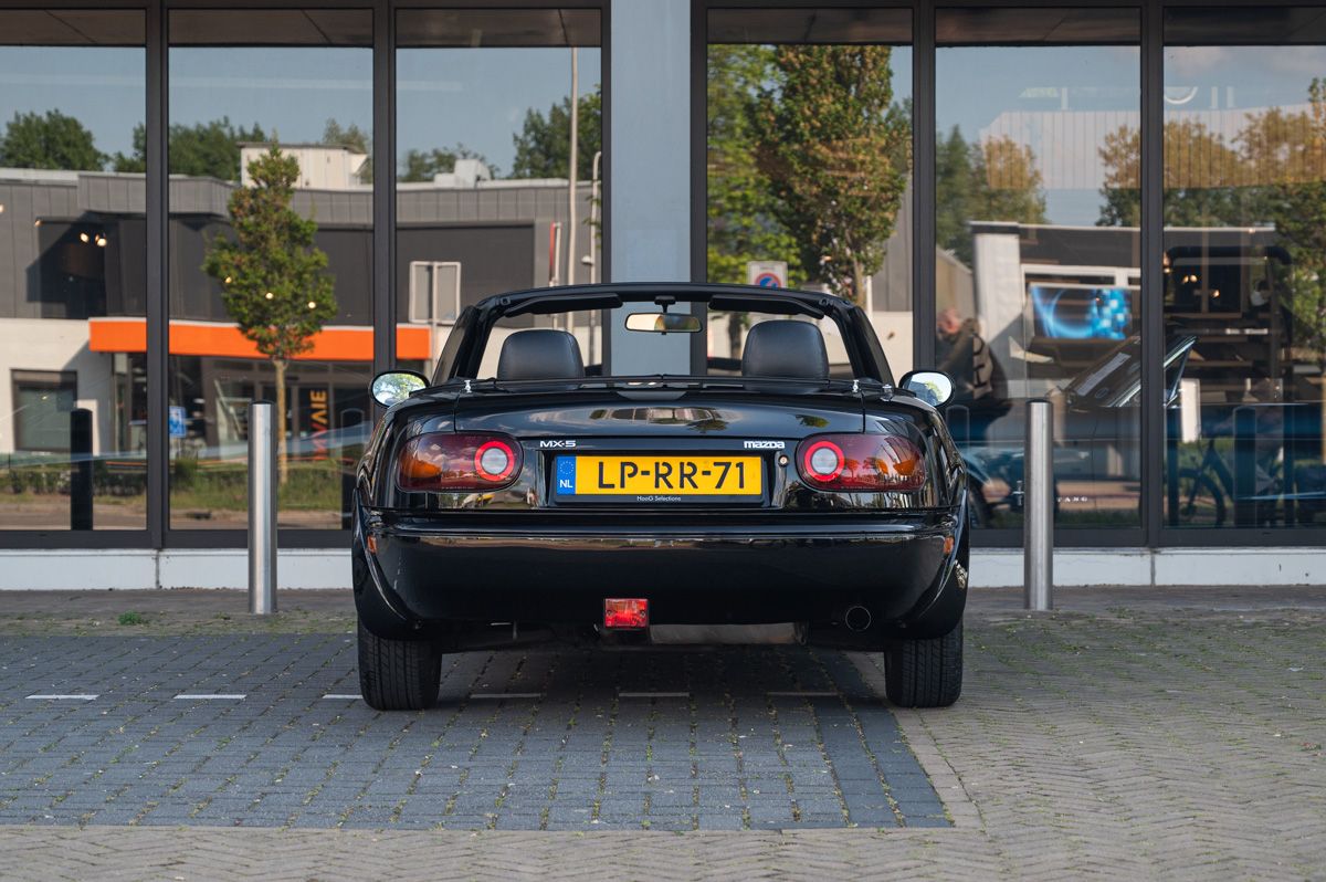 Mazda MX-5 (1995) — foto 15
