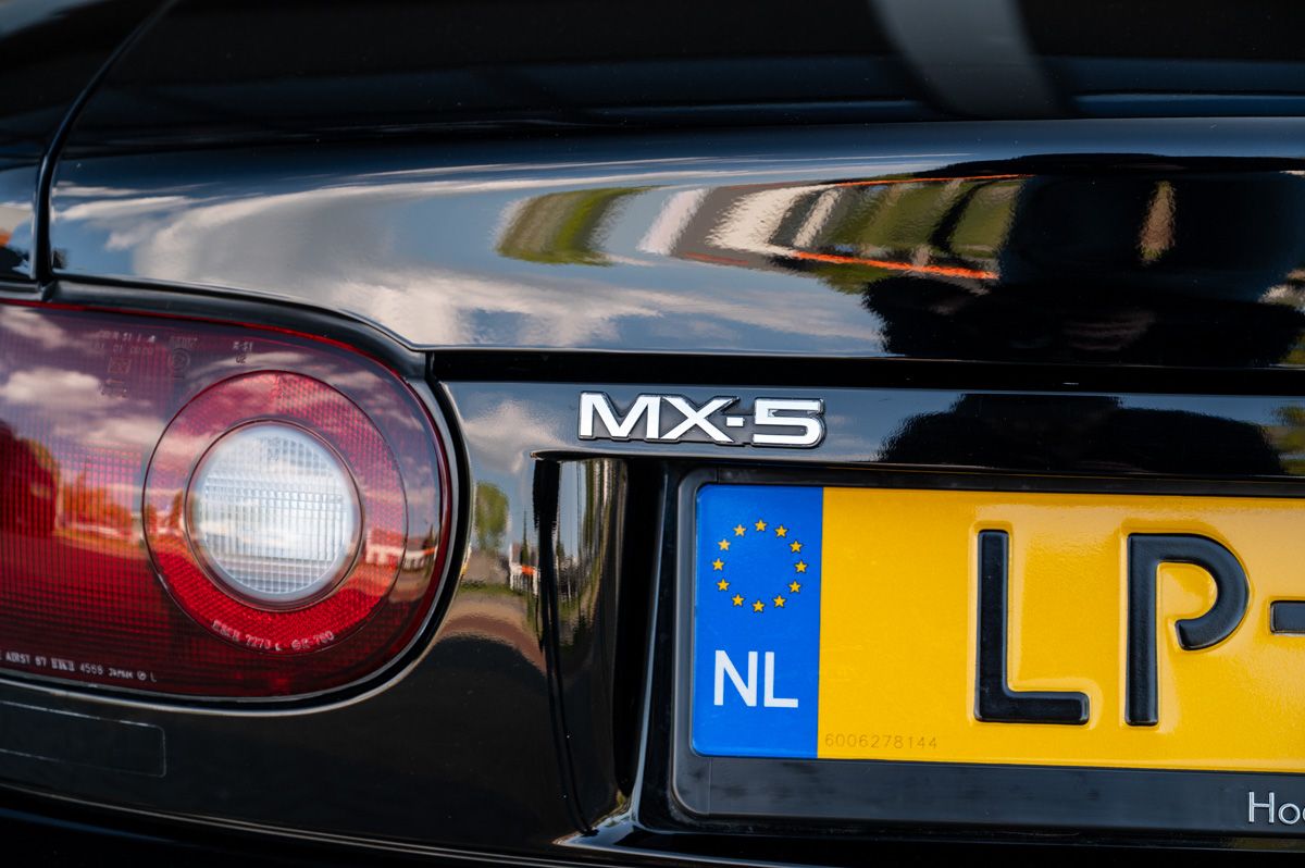 Mazda MX-5 (1995) — foto 30