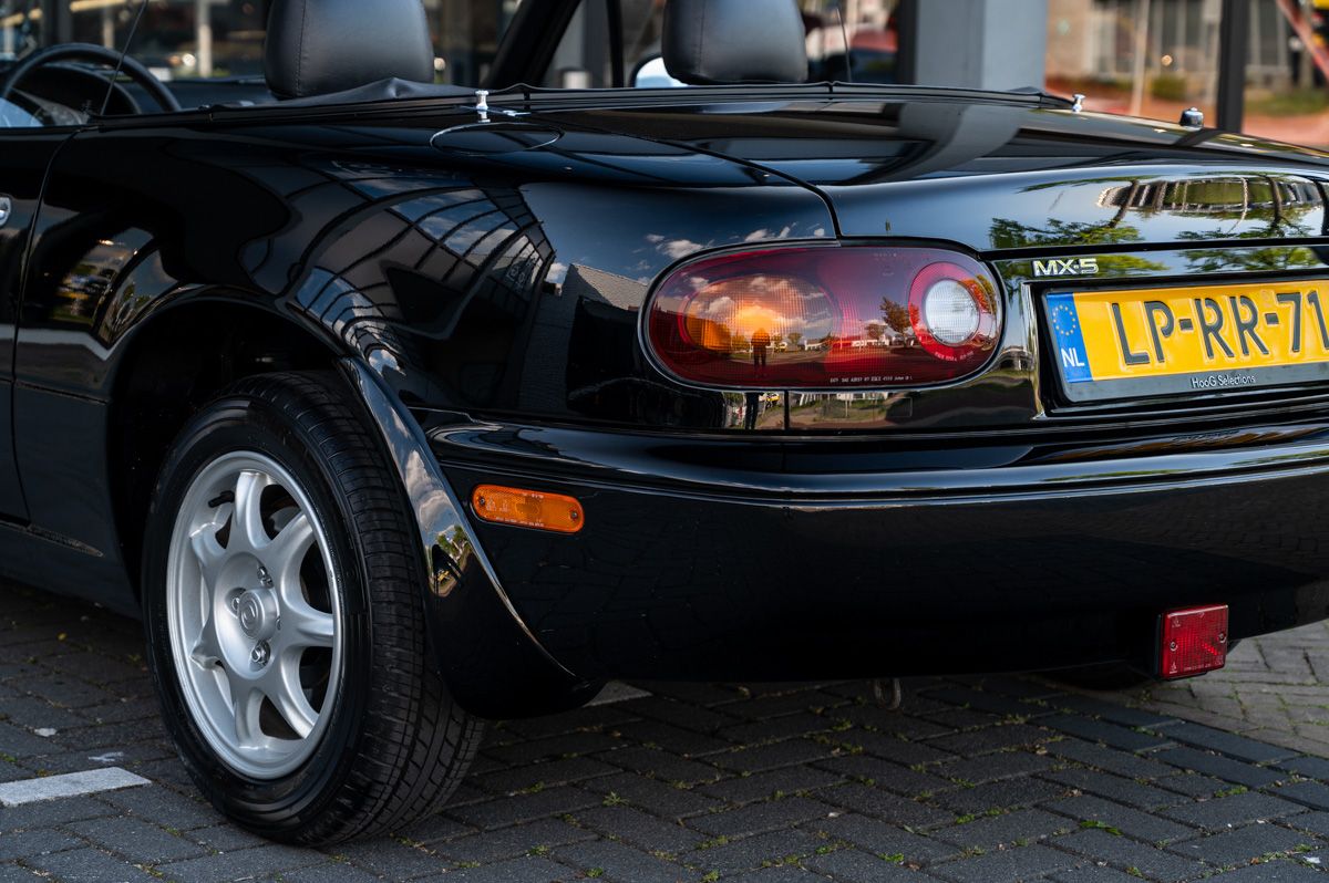 Mazda MX-5 (1995) — foto 23