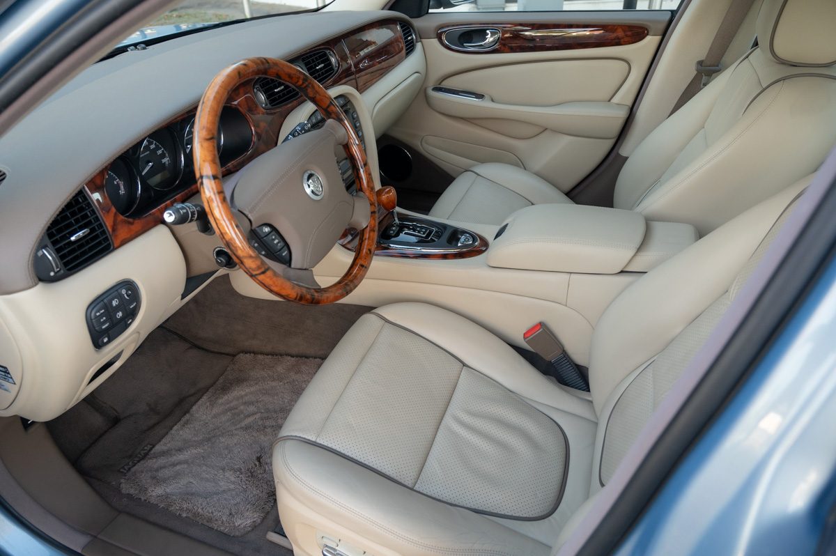 Jaguar XJ (2008) — Foto 36