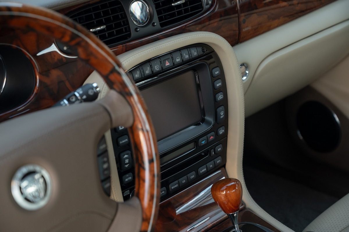 Jaguar XJ (2008) — Foto 54