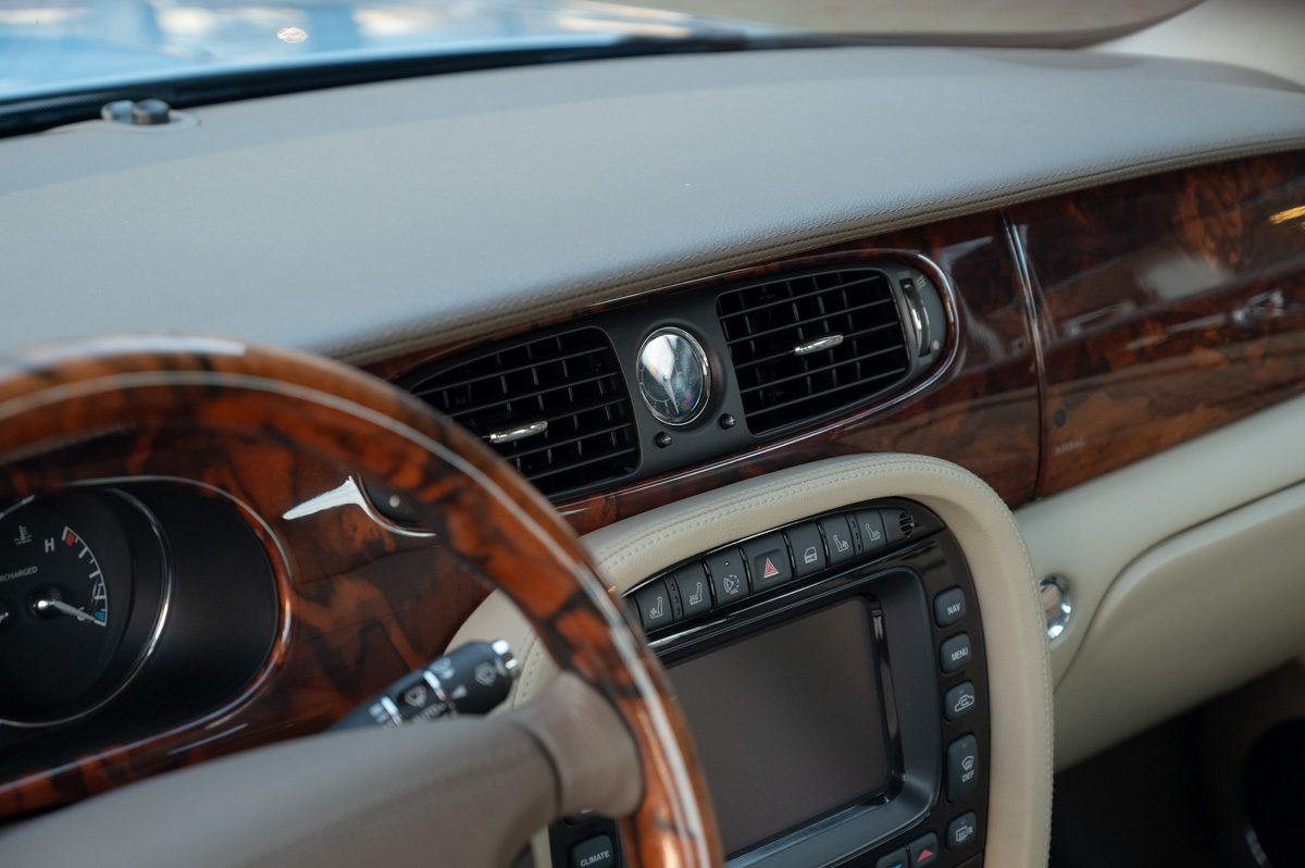 Jaguar XJ (2008) — Foto 40