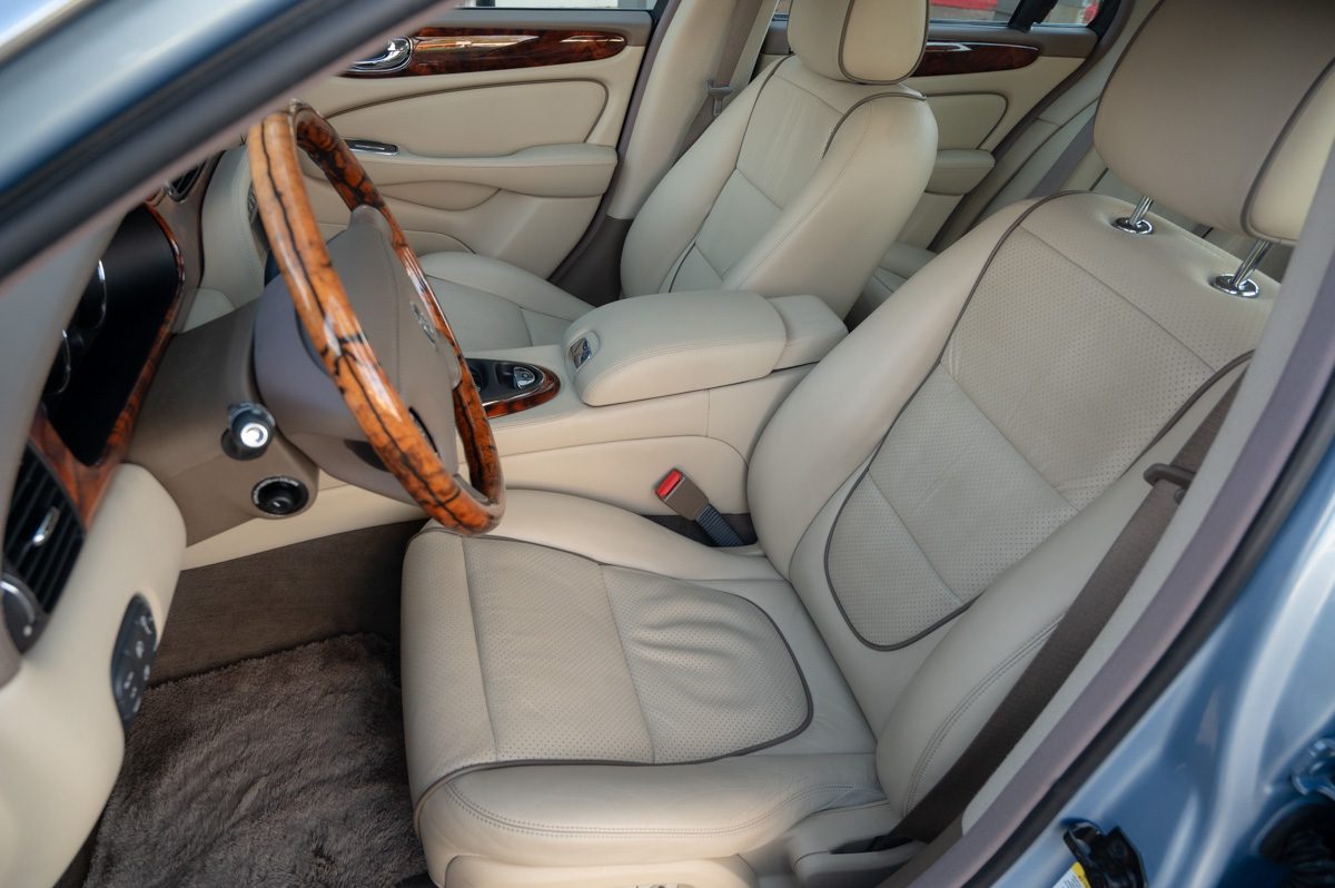 Jaguar XJ (2008) — Foto 37
