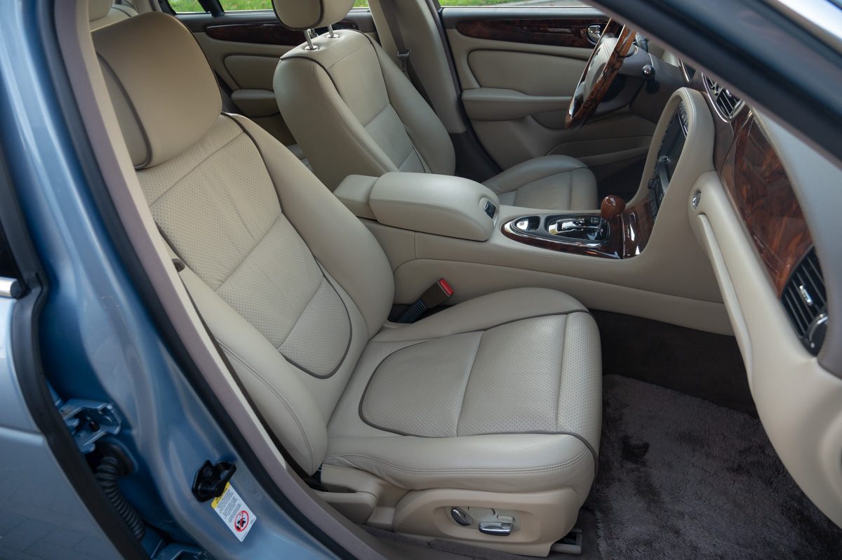 Jaguar XJ (2008) — Foto 43
