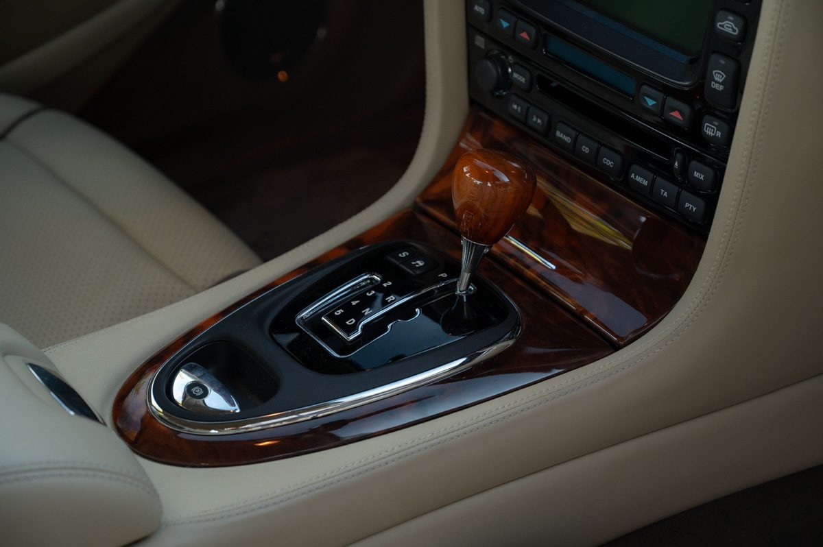 Jaguar XJ (2008) — Foto 65