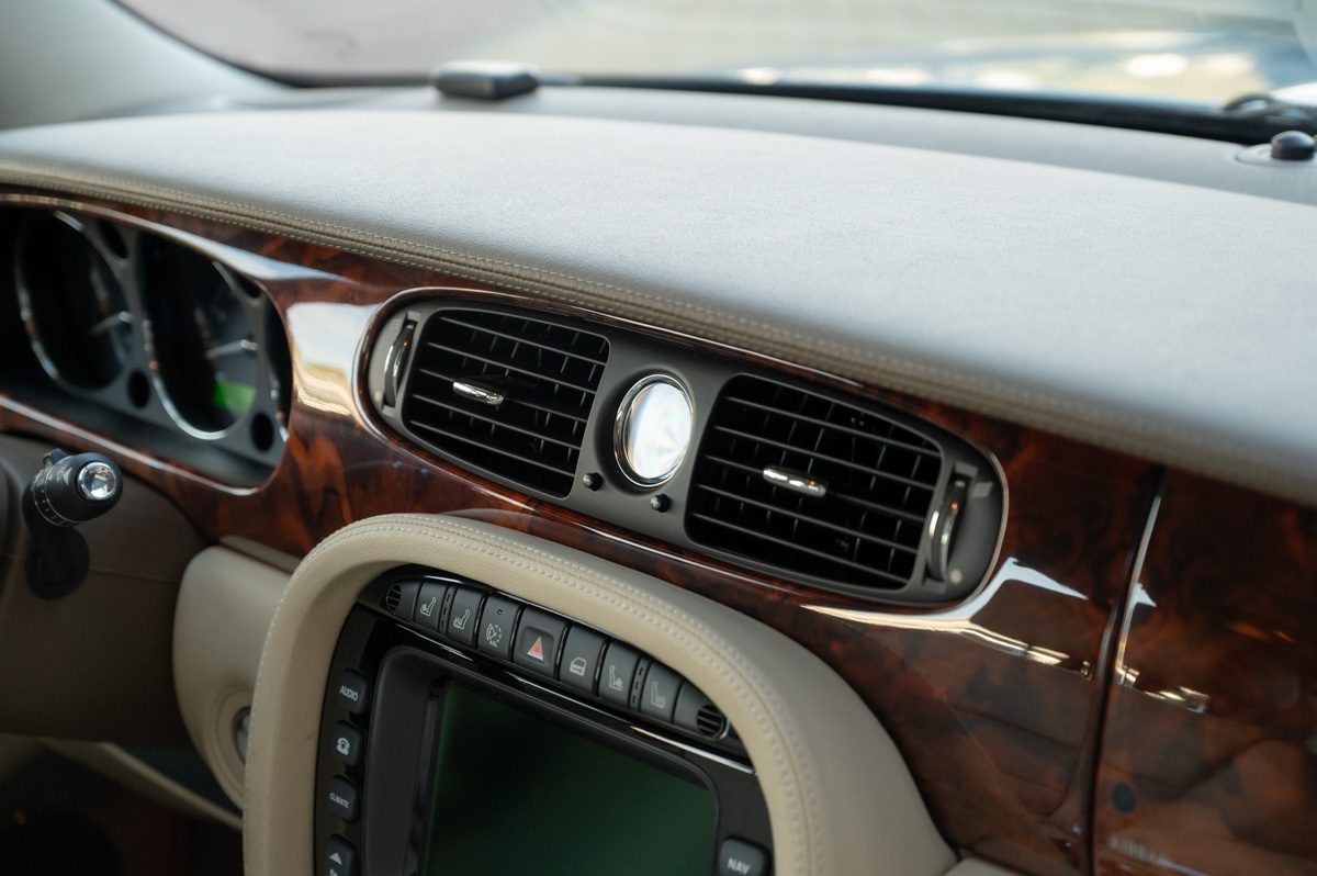 Jaguar XJ (2008) — Foto 64