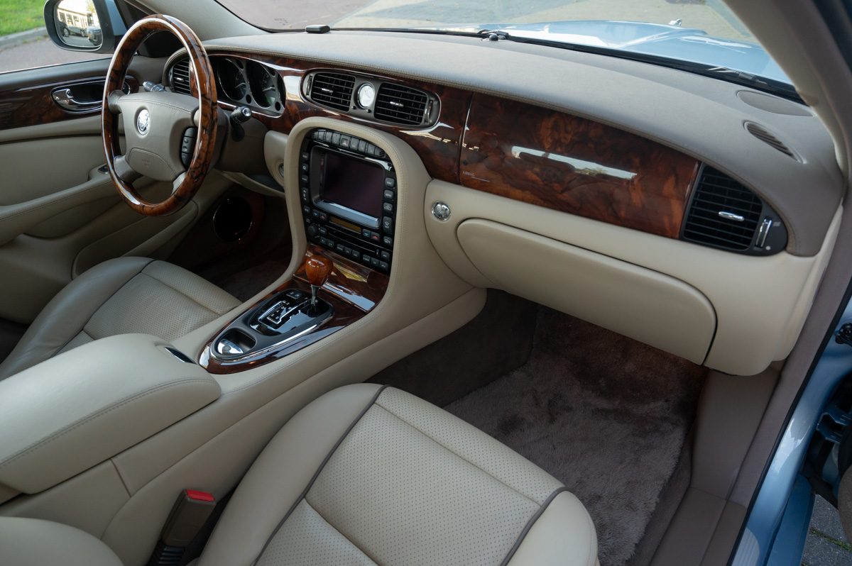 Jaguar XJ (2008) — Foto 41