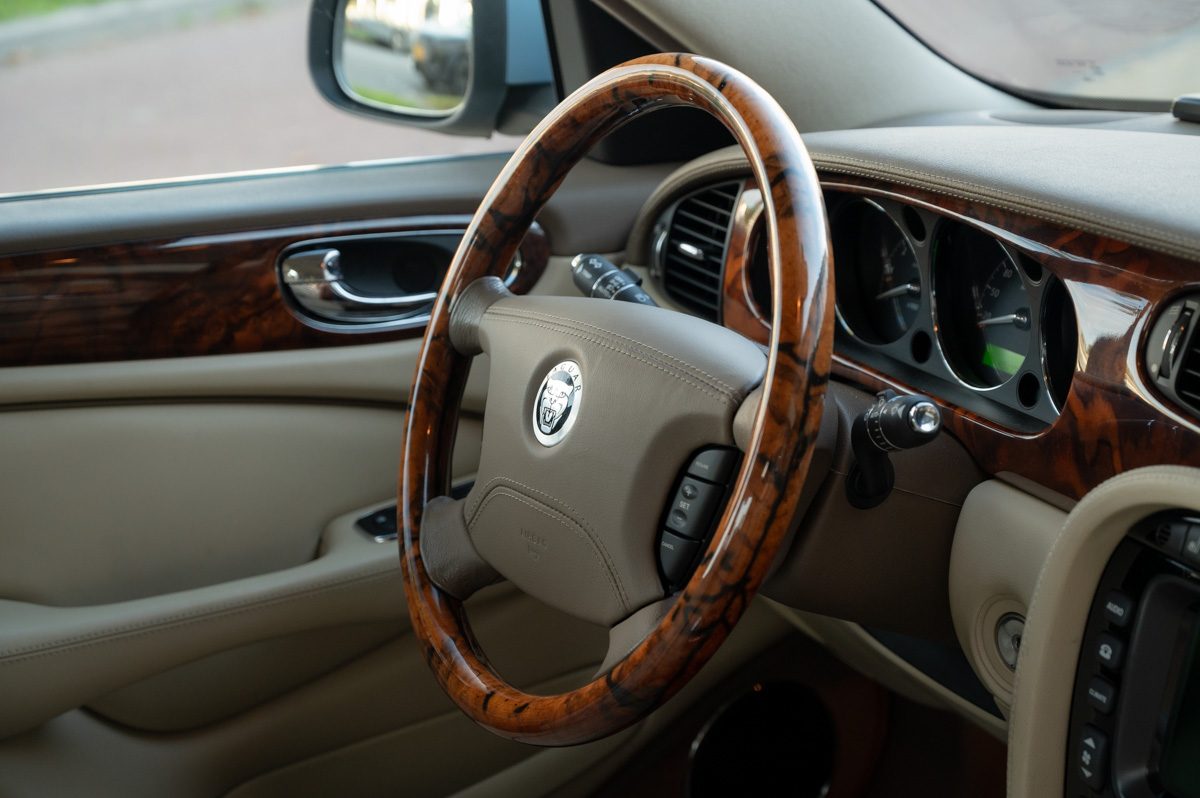 Jaguar XJ (2008) — Foto 50