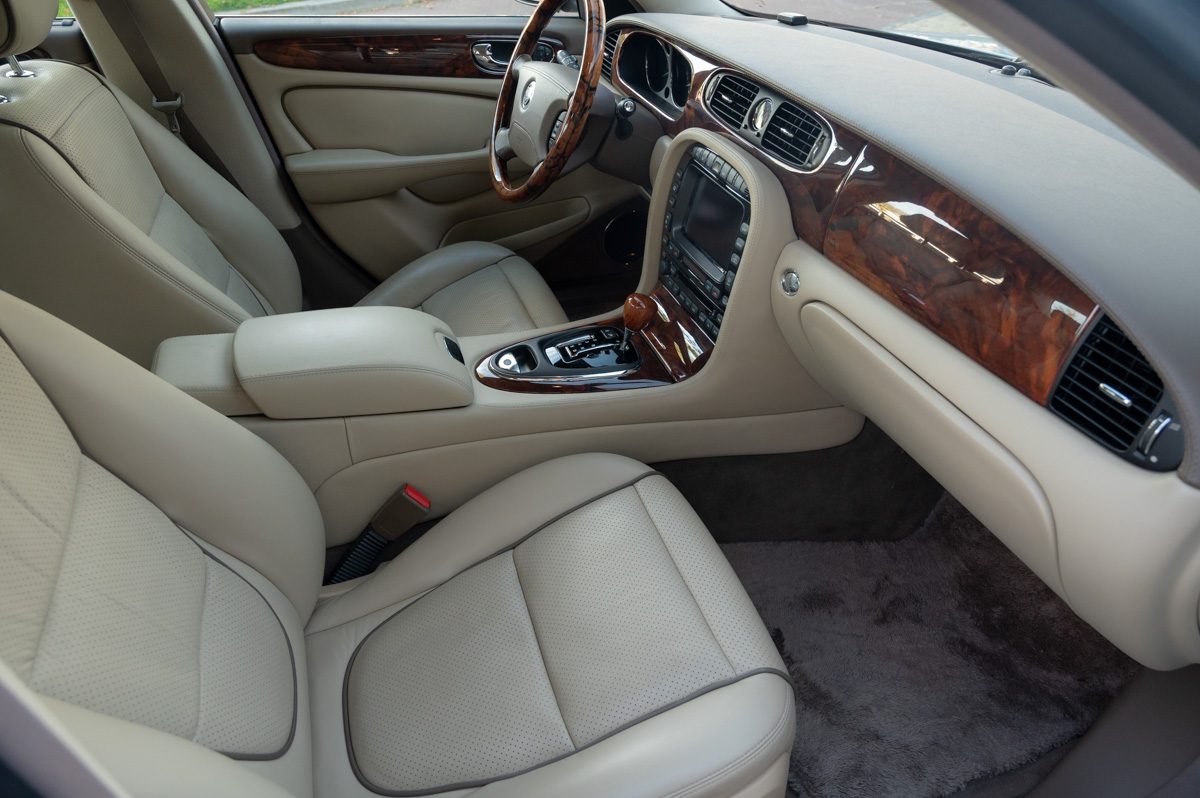 Jaguar XJ (2008) — Foto 44