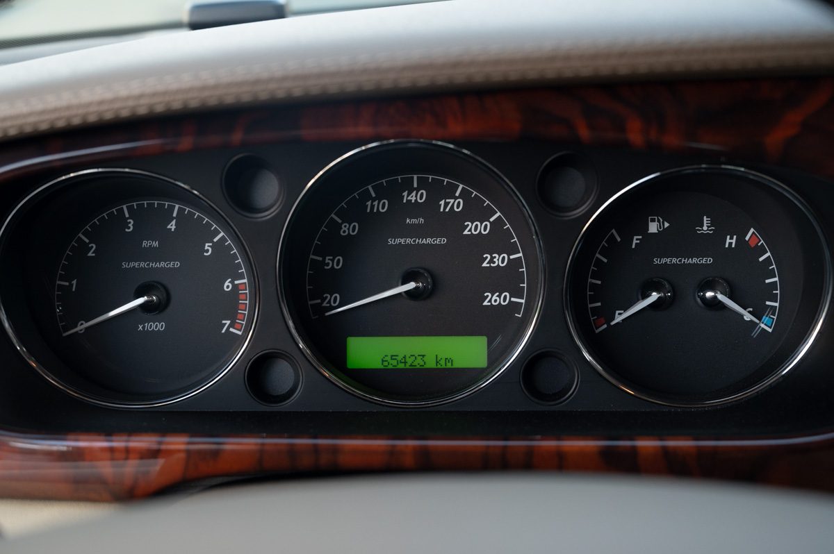 Jaguar XJ (2008) — Foto 38