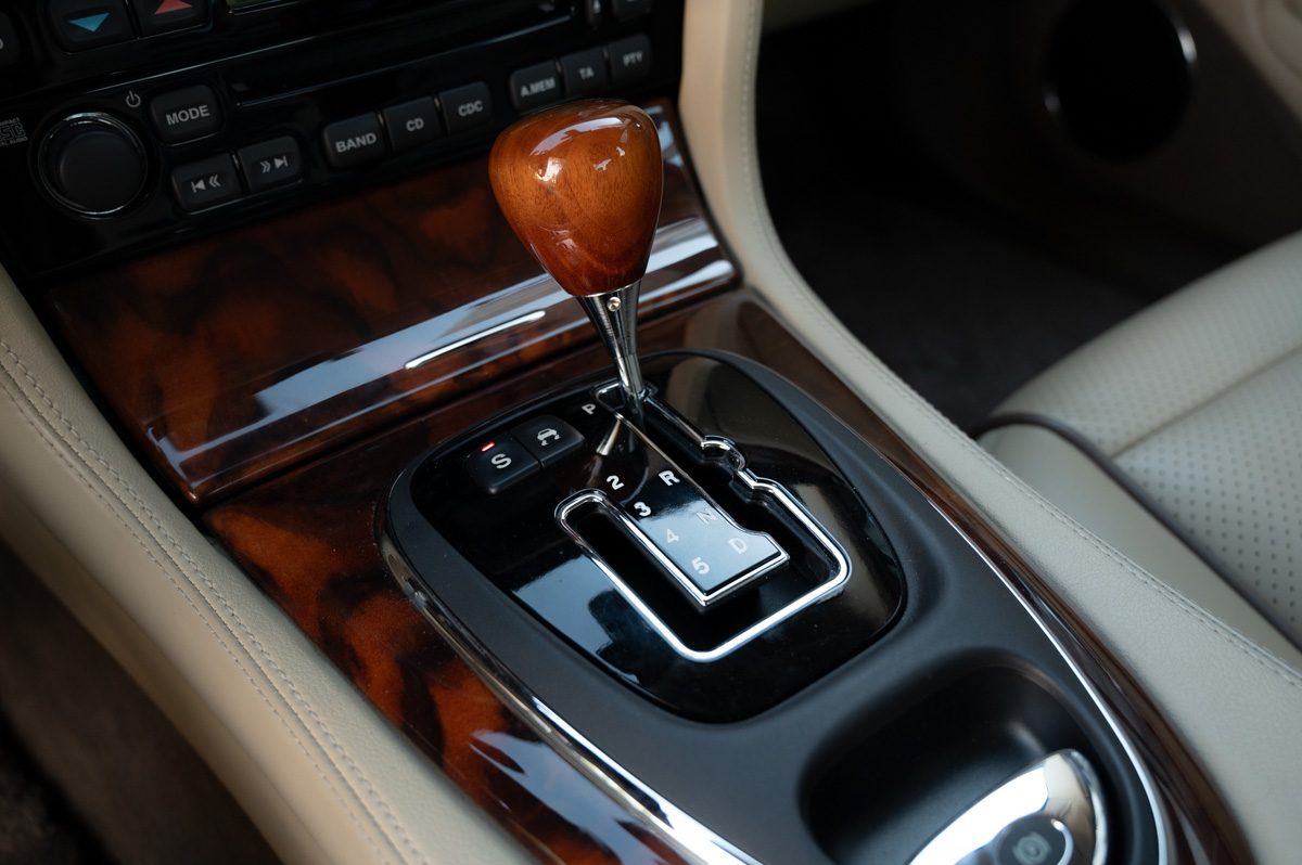 Jaguar XJ (2008) — Foto 75