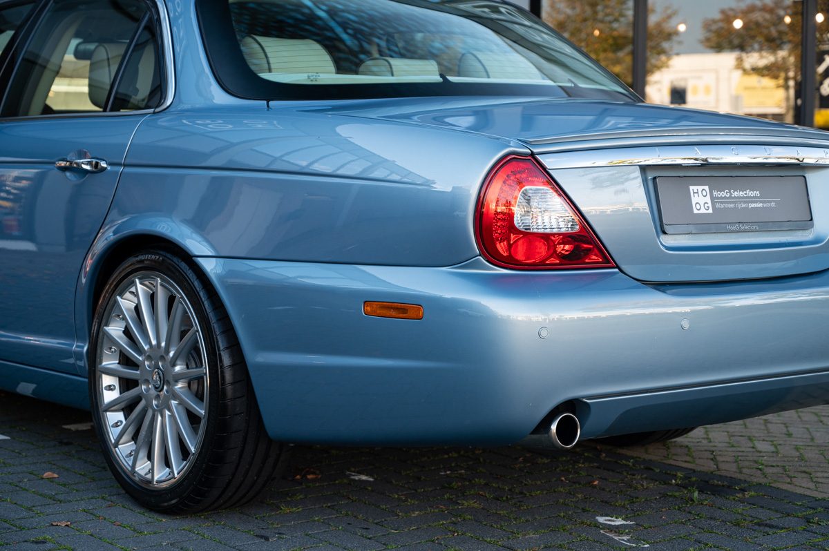 Jaguar XJ (2008) — Foto 23