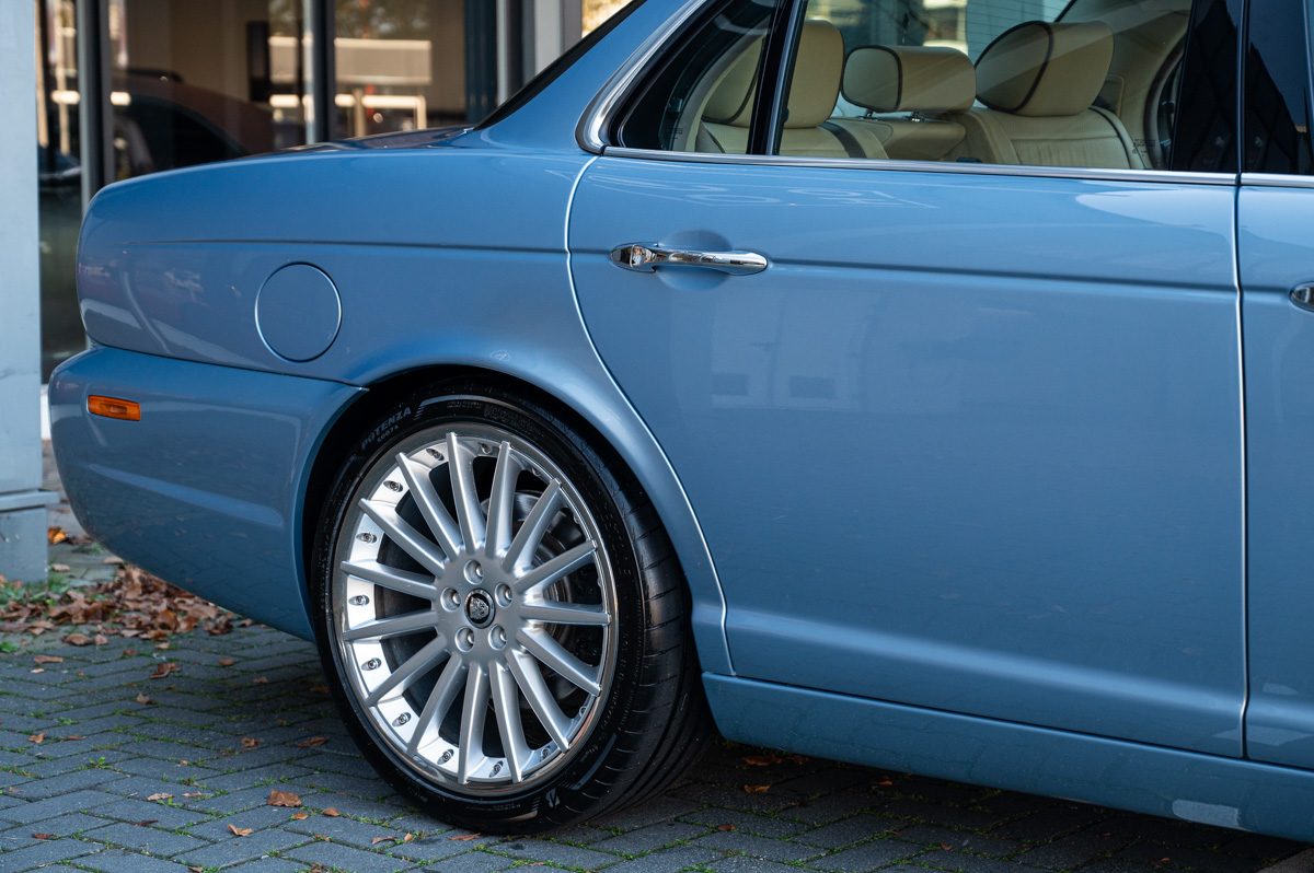 Jaguar XJ (2008) — Foto 20