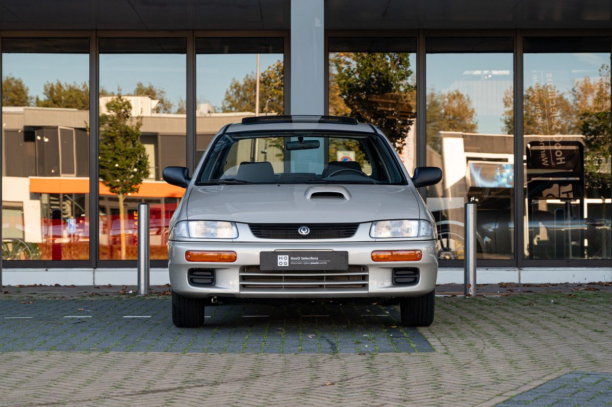 Mazda 323 (1995) — Foto 10