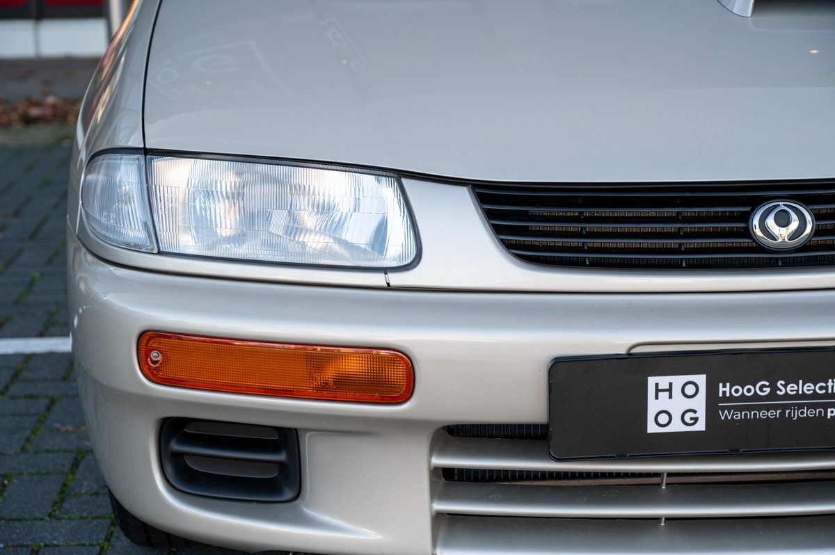 Mazda 323 (1995) — Foto 18