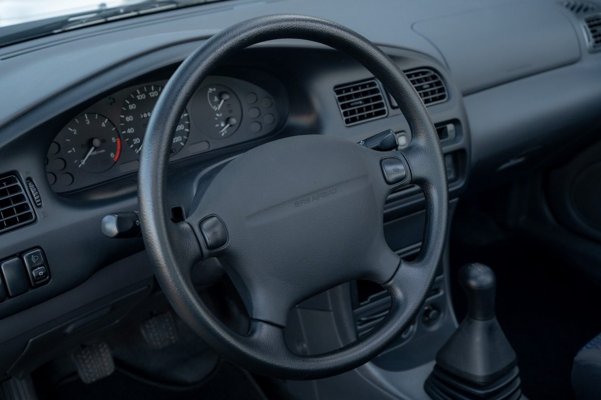 Mazda 323 (1995) — Foto 48