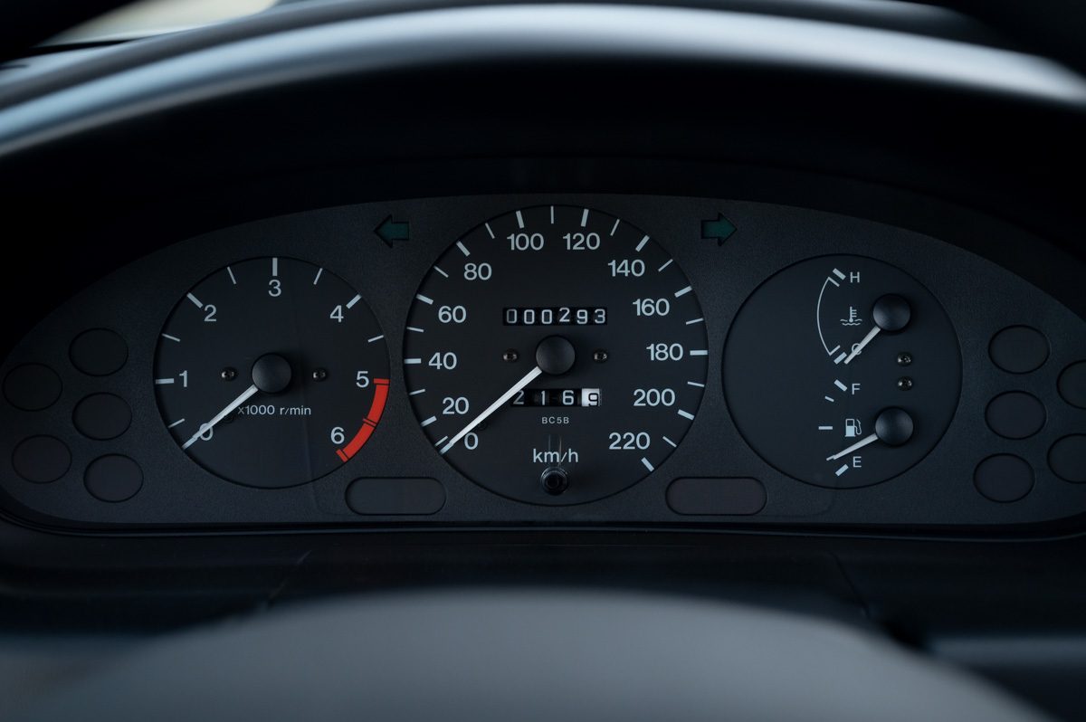 Mazda 323 (1995) — Foto 36