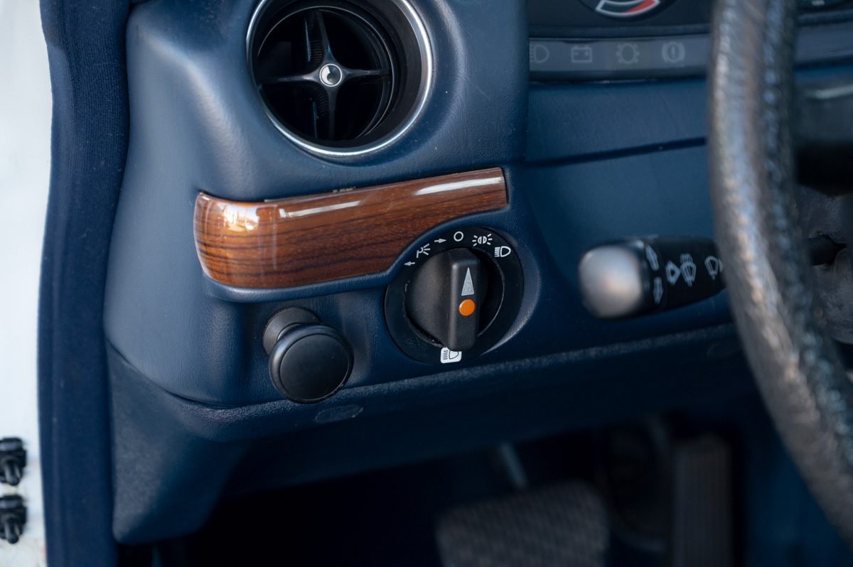 Mercedes-Benz 200-Serie (1983) — foto 46