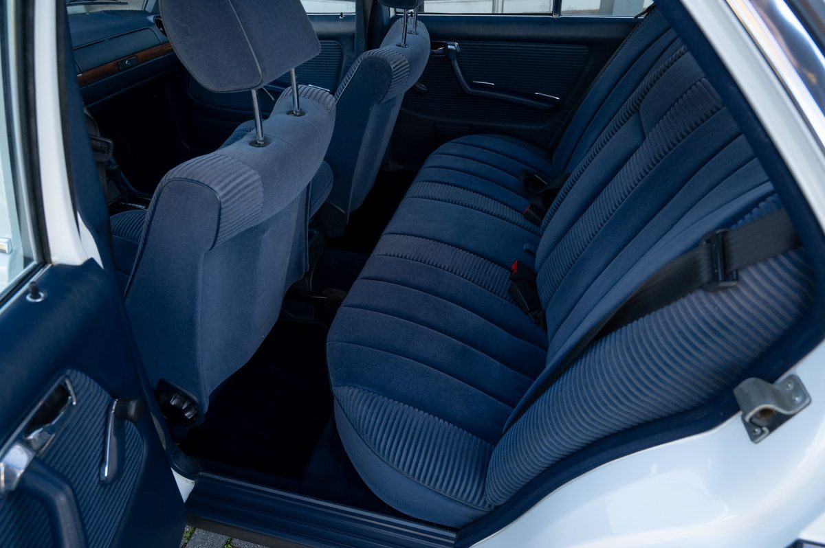 Mercedes-Benz 200-Serie (1983) — foto 41