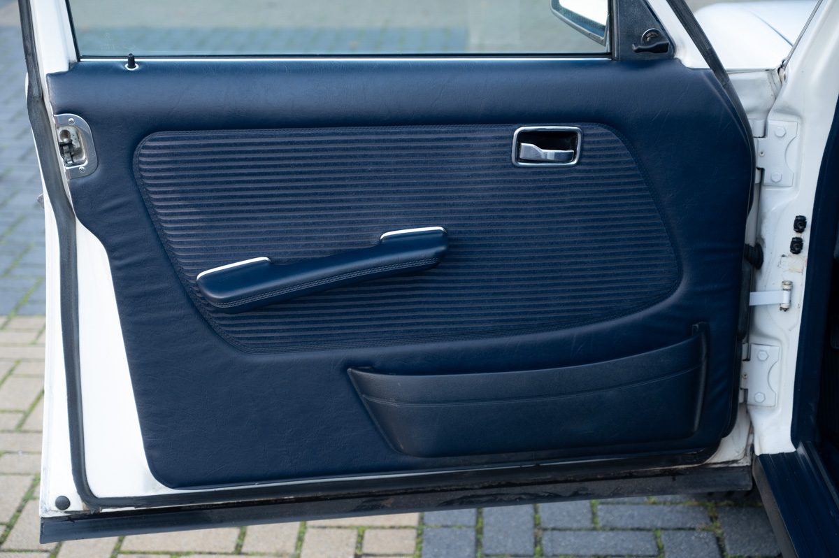 Mercedes-Benz 200-Serie (1983) — foto 47
