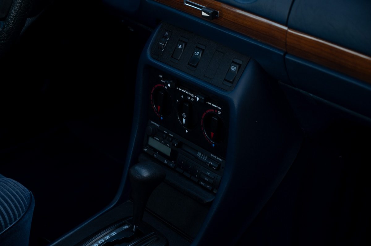 Mercedes-Benz 200-Serie (1983) — foto 50