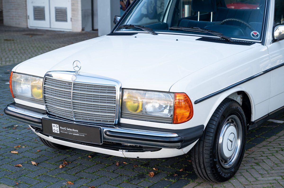 Mercedes-Benz 200-Serie (1983) — foto 5