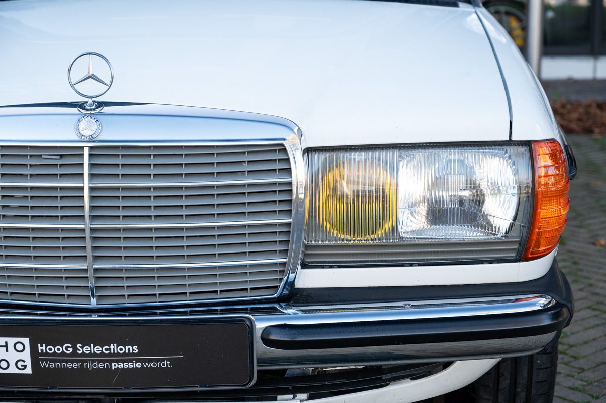 Mercedes-Benz 200-Serie (1983) — foto 22