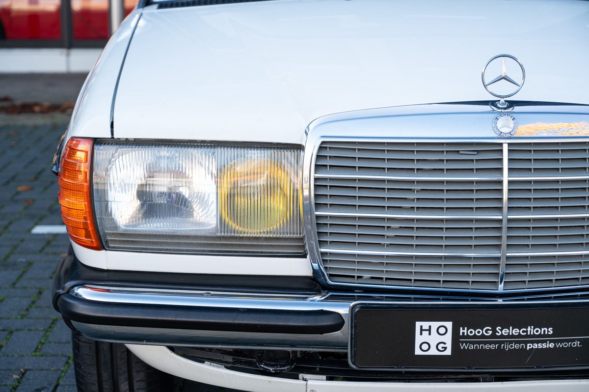 Mercedes-Benz 200-Serie (1983) — foto 21