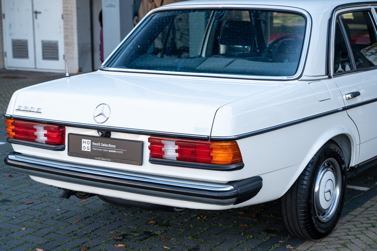 Mercedes-Benz 200-Serie (1983) — foto 11