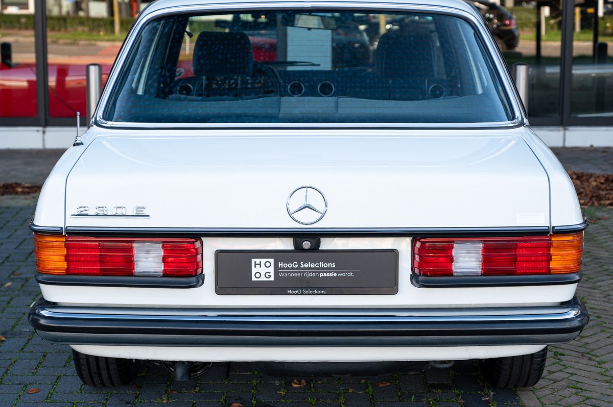 Mercedes-Benz 200-Serie (1983) — foto 16