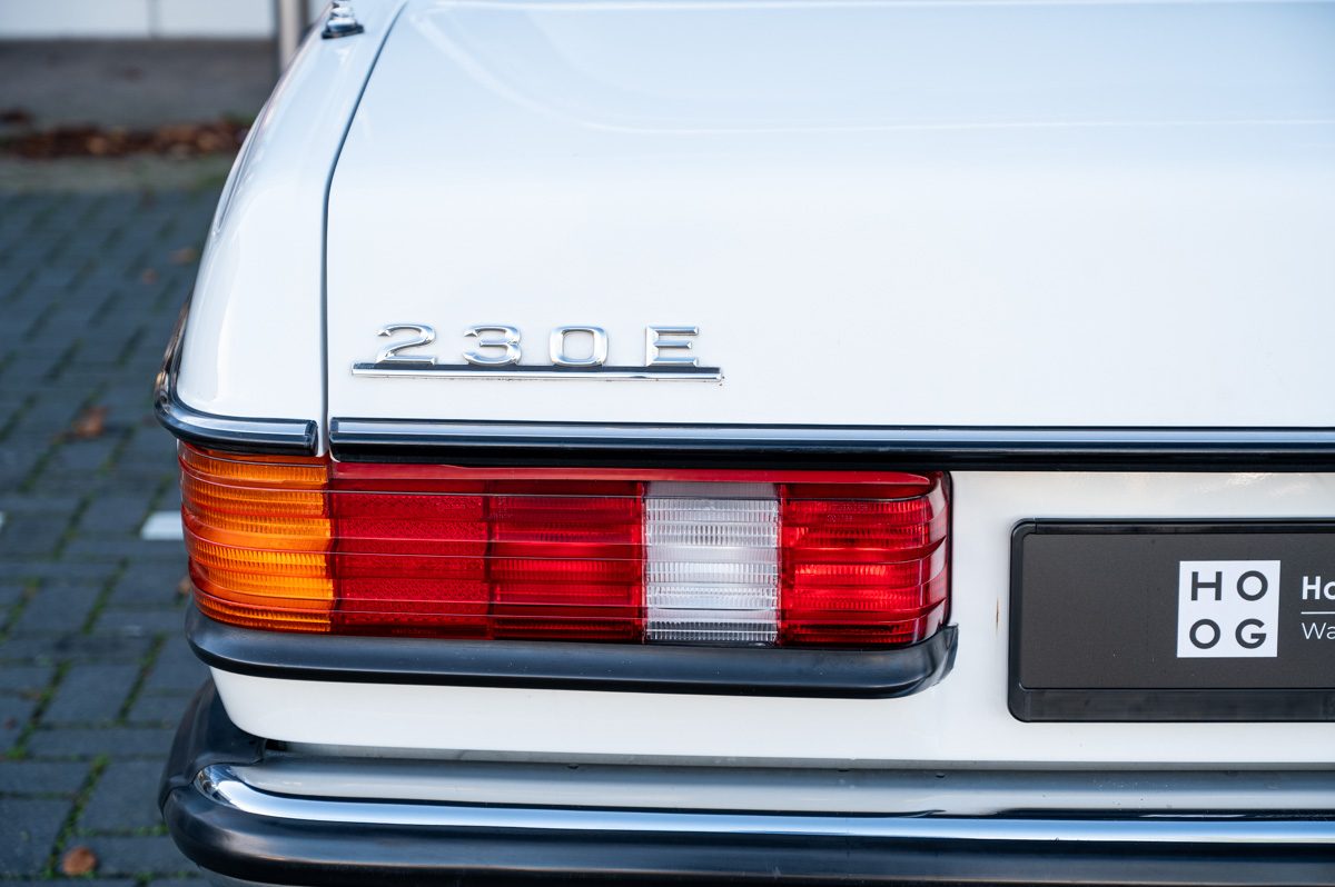 Mercedes-Benz 200-Serie (1983) — foto 23