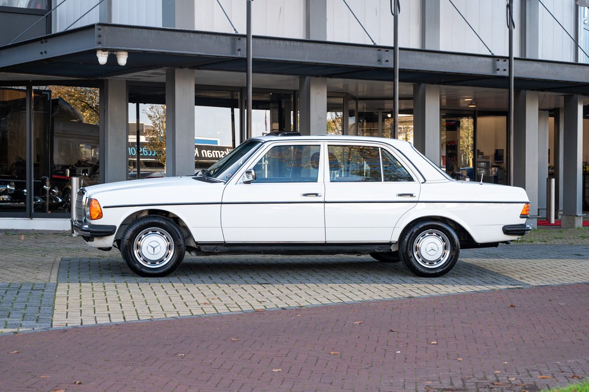 Mercedes-Benz 200-Serie (1983) — foto 10