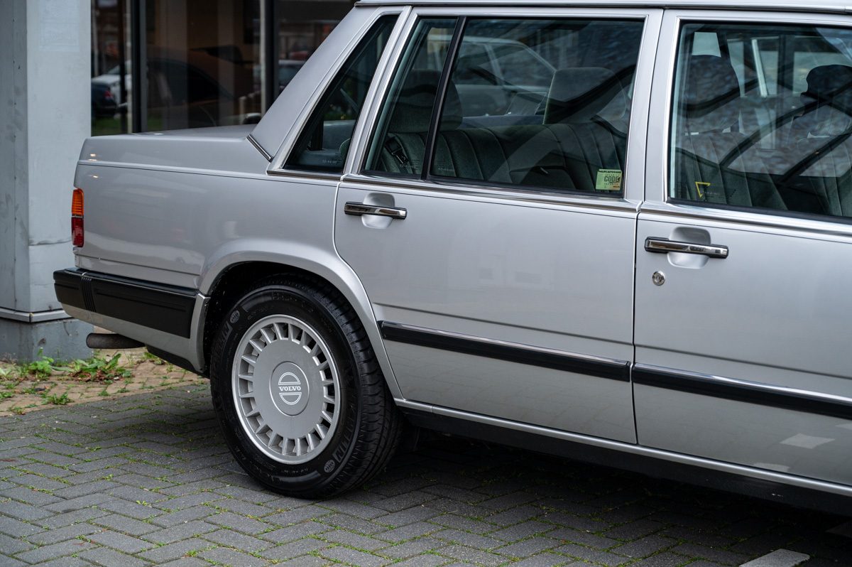 Volvo 760 (1988) — photo 14