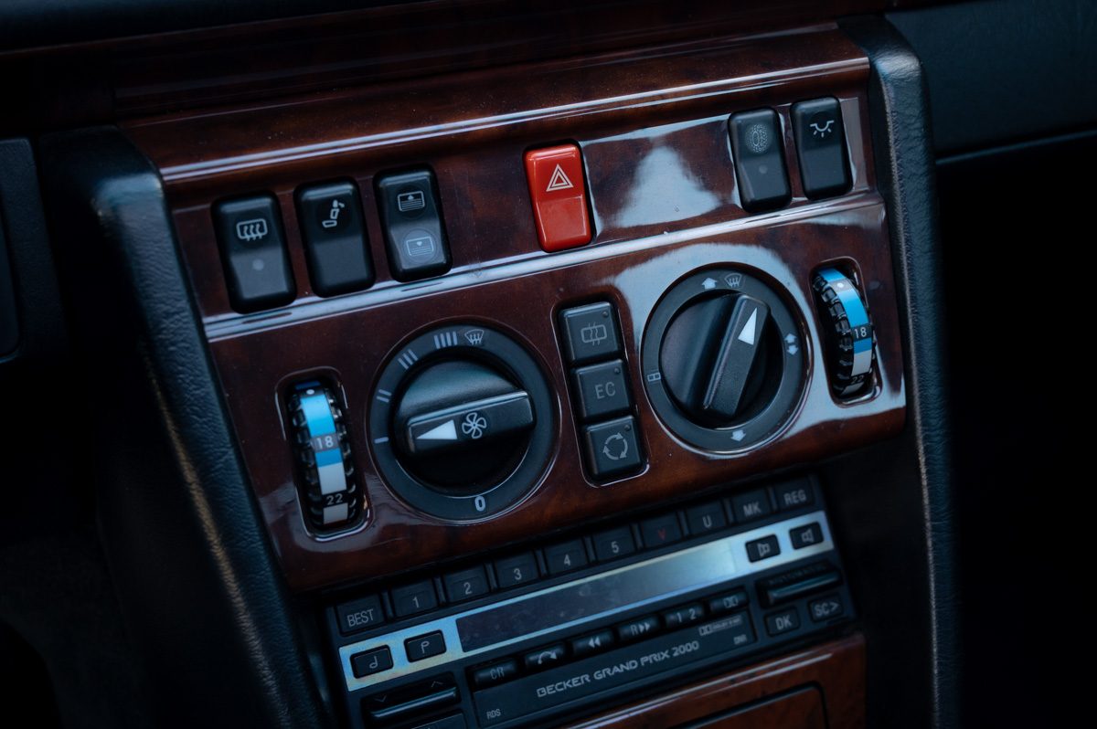 Mercedes-Benz E-Klasse (1991) — photo 50