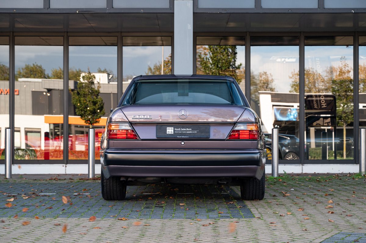 Mercedes-Benz E-Klasse (1991) — photo 12