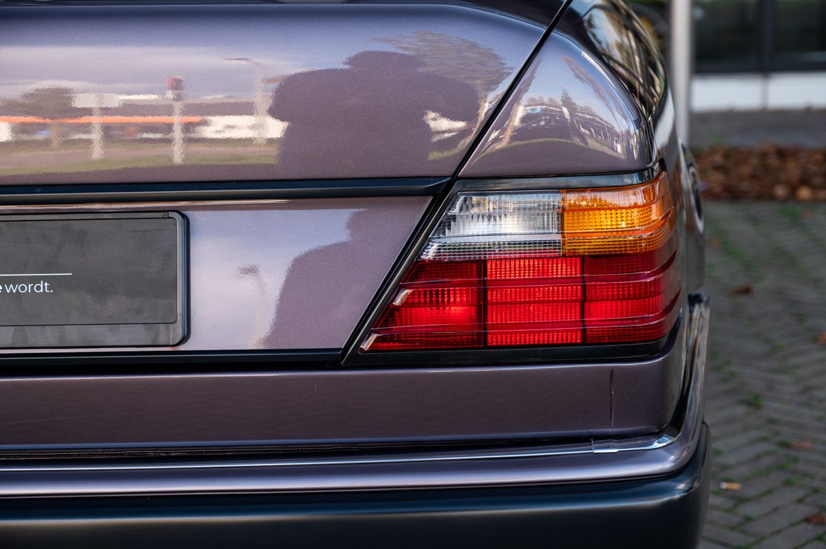 Mercedes-Benz E-Klasse (1991) — photo 20