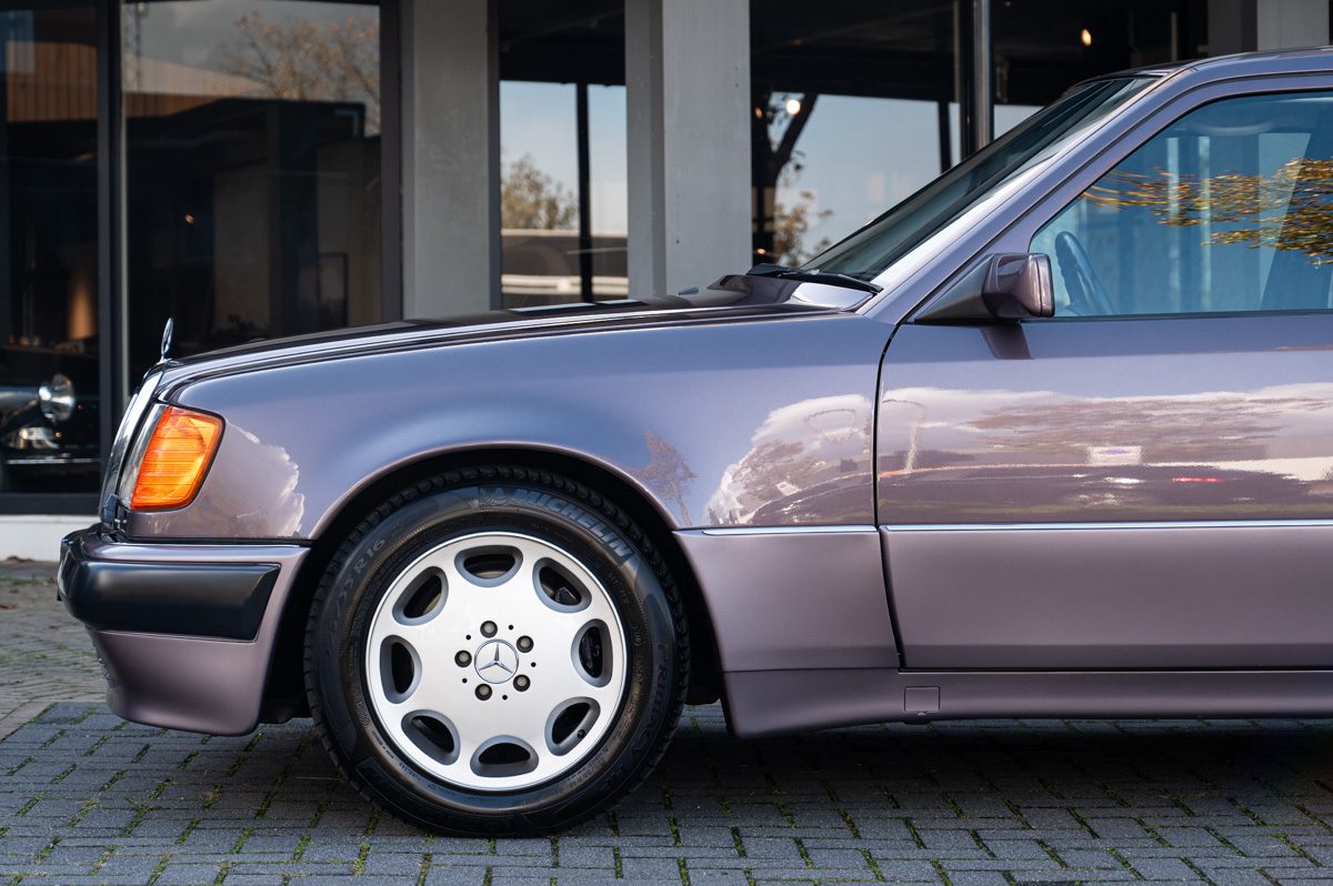 Mercedes-Benz E-Klasse (1991) — photo 28