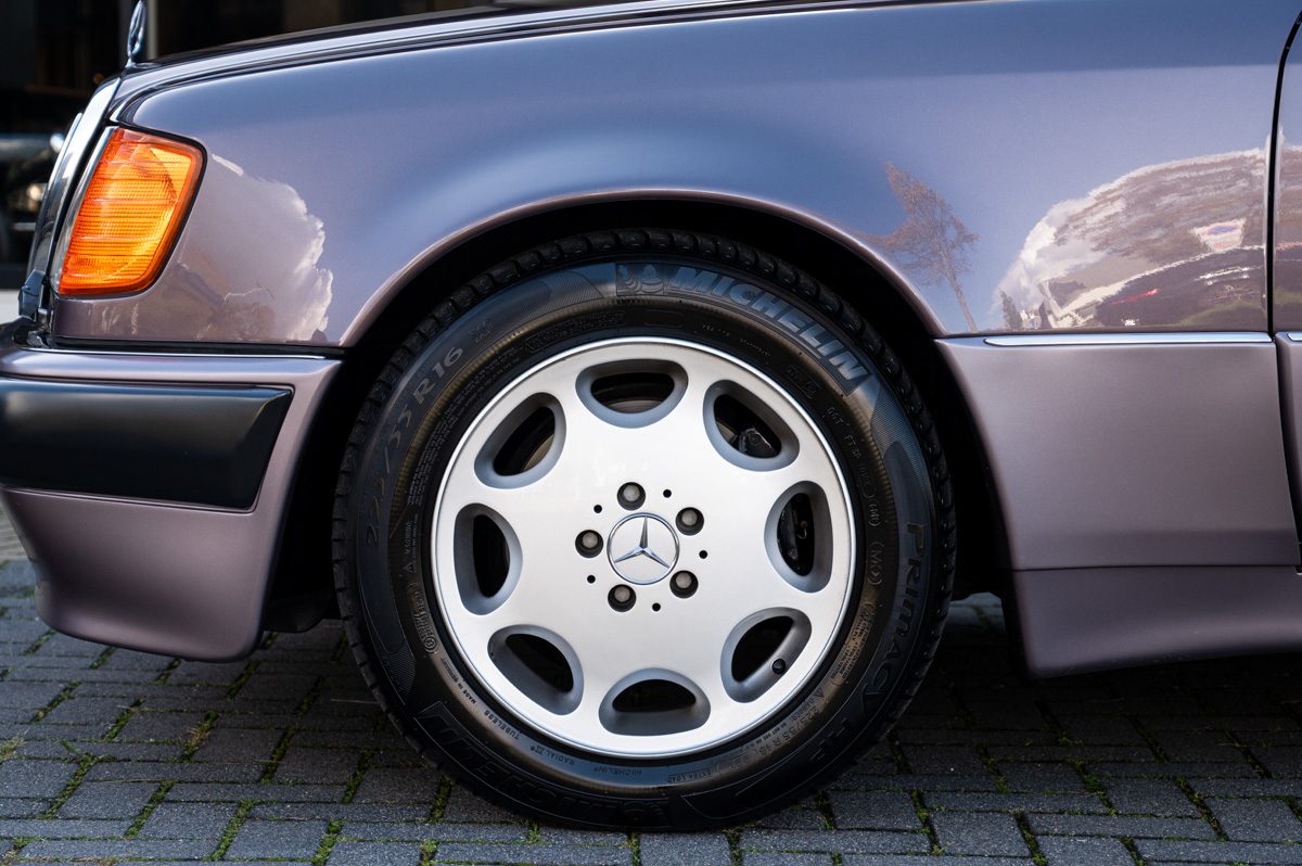Mercedes-Benz E-Klasse (1991) — photo 15