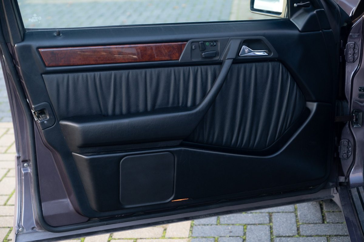Mercedes-Benz E-Klasse (1991) — photo 61