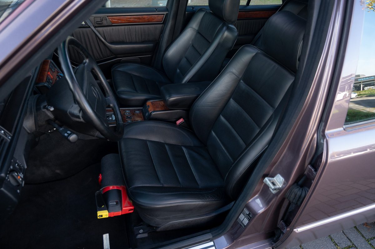 Mercedes-Benz E-Klasse (1991) — photo 40