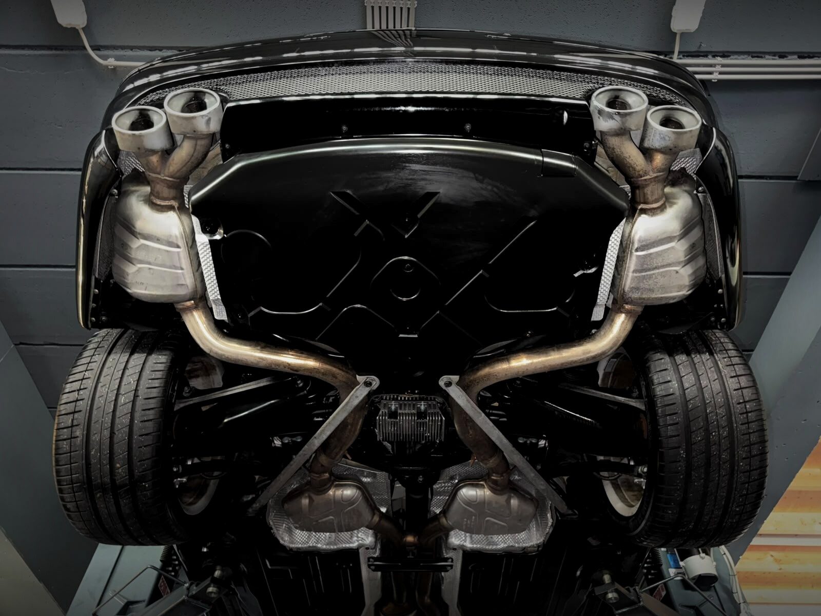Mercedes-Benz SL-Class (2005) — foto 90