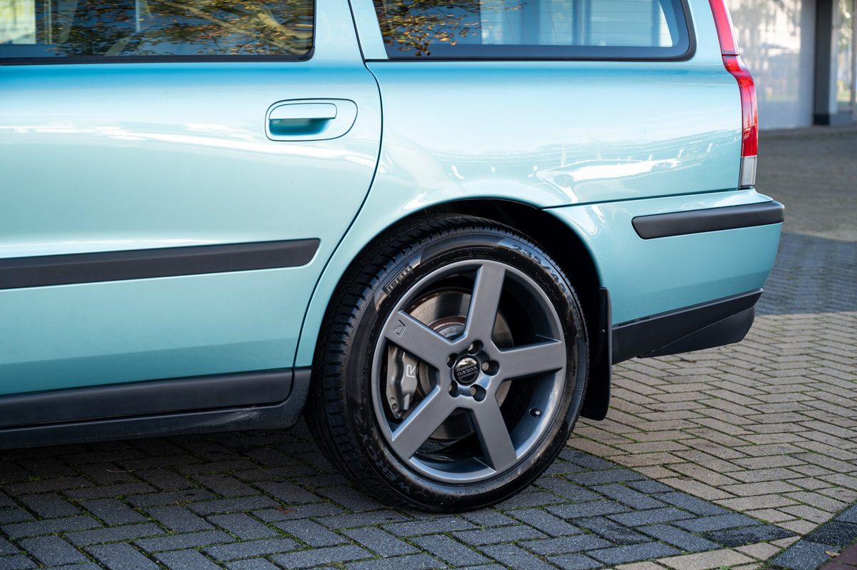 Volvo V70 (2003) — foto 17