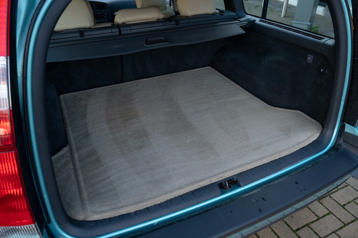 Volvo V70 (2003) — foto 45