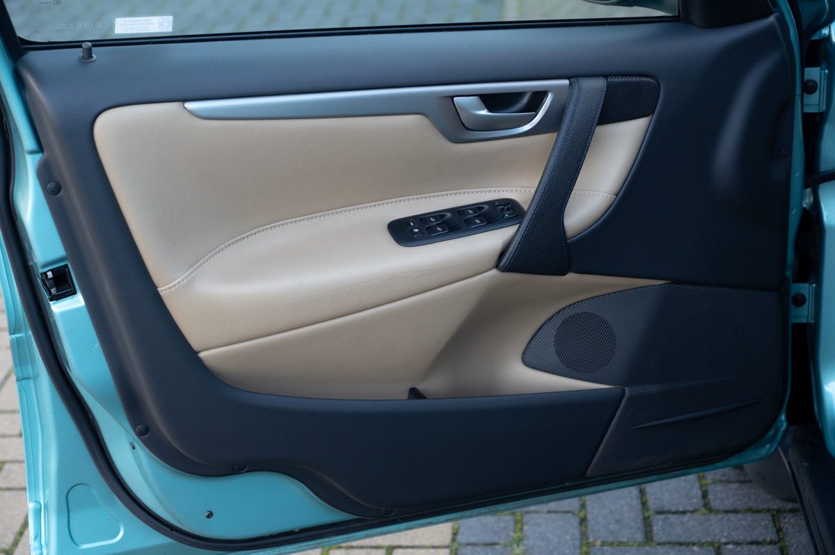 Volvo V70 (2003) — foto 54
